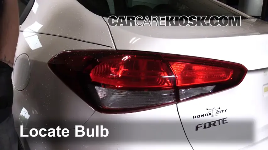 2017 Kia Forte LX 2.0L 4 Cyl. Lights